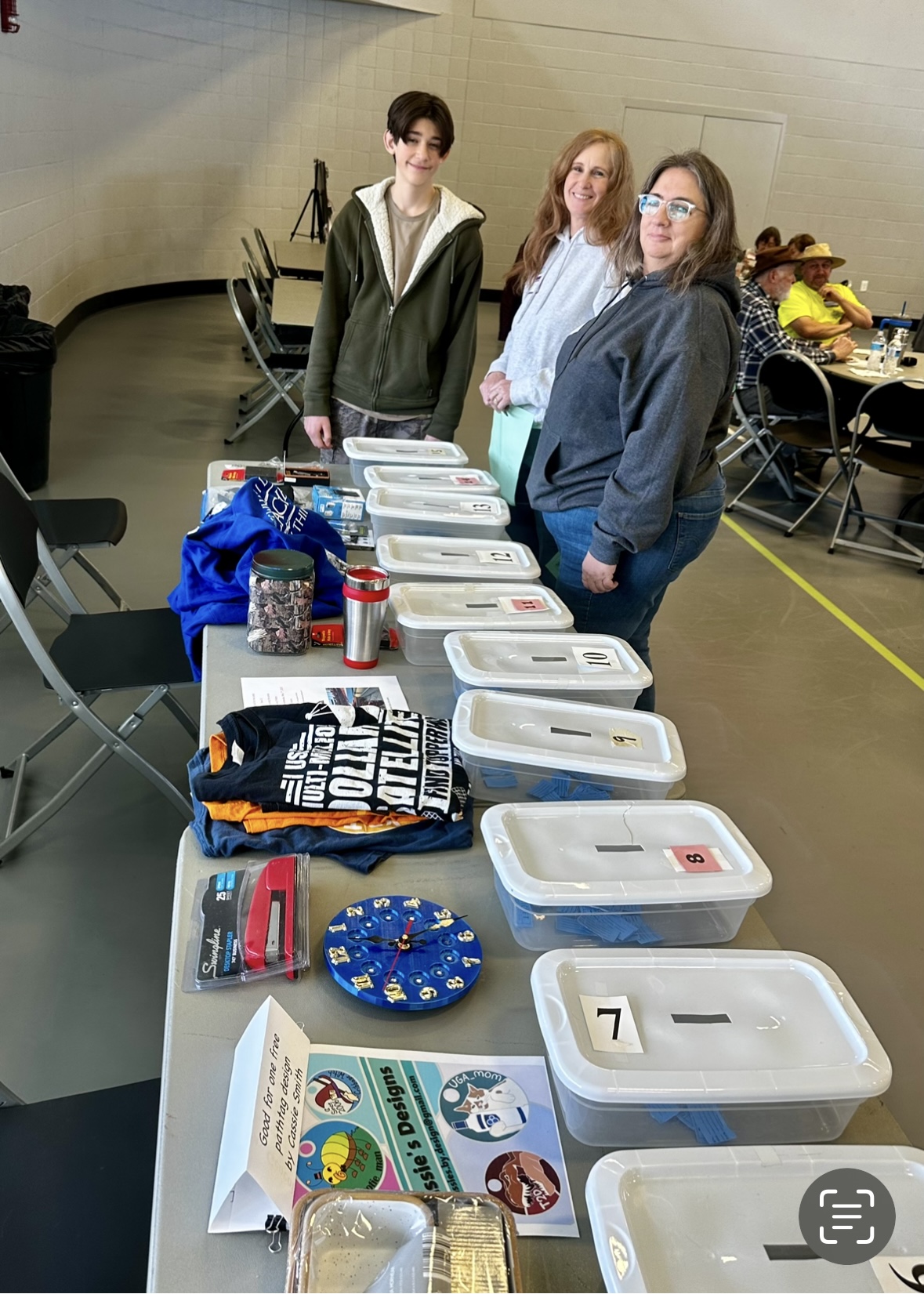 Potluck 25 raffle table